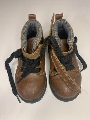 Botas de Senderismo Carter's para Niños Pequeños Talla 7 Botas de Trabajo Foto 1 de 2