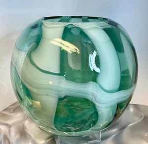 moderne grüne Kunstglas Schale oder Vase - Bild 1 von 3