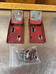 Alfa Romeo Spider 1966-94 • Original Front Hinge Set , Red. Used. AR5157 - Picture 1 of 5