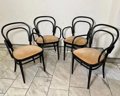 Thonet 214 F Bugholz-Armlehnstühle – Set 4x, Wiener Kaffeehaus Klassiker - Bild 1 von 4