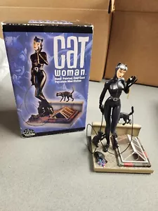 Catwoman DC Direct Porcelain Mini Statue Hand Painted Cold-Cast Jim Lee Rooftop - Picture 1 of 10