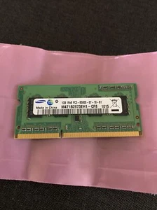 Samsung 1GB Arbeitsspeicher M471B2873EH1-CF8 - Bild 1 von 3