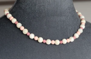 CREAM MOTHER OF PEARL & PINK SHELL NECKLACE 20.5" WITH EARRING SET - Picture 1 of 4