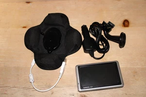 Brand New Garmin nüvi 1300 Widescreen Portable GPS Navigator WITH ATTACHMENTS!!! - Picture 1 of 5
