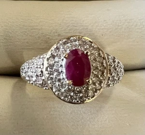 Anillo de oro 14KY con rubí rojo ovalado y diamantes de aproximadamente 1,00 TCW. 4,8 gr. Talla 6,5 - Imagen 1 de 13