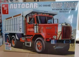 AMT1150 Round 2 Autocar Dump Truck 1:25 Scale Model Kit - Picture 1 of 3