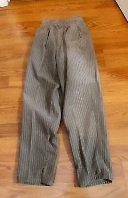 Calças de veludo marrom Benellon feitas na Itália tamanho P bolsos plissados - Imagem 1 de 4