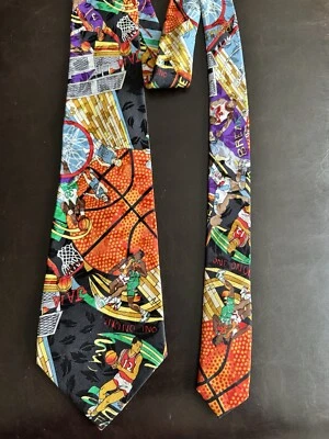 Галстук Nicole Miller 1992 Баскетболисты Шелковый Галстук РЕДКИЙ ВИНТАЖНЫЙ Сшитый вручную - Изображение 1 из 4