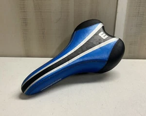 MONGOOSE BIKE SEAT BLUE - Picture 1 of 3