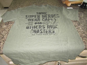 Six Flags Over Texas T-Shirt - Green - Medium - "Some Super Heroes Wear capes" - Picture 1 of 2