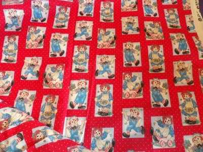 Mini parche vintage RAGGEDY ANN & ANDY tela de algodón rojo Daisy Kingdom #4509 NUEVO Foto 1 de 4