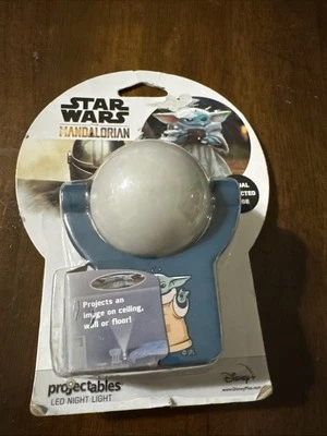 Proyectables Star Wars The Mandalorian The Child Enchufable Detección de Luz LED Noche Foto 1 de 4