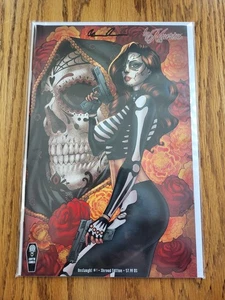 Coffin Comics La Muerta: Onslaught #1 - Signed Shroud Edition (2022) - Excellent - Picture 1 of 3