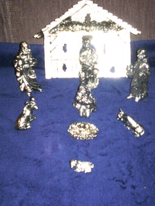 Lot de 9 figurines crèche en métal moulé argenté fabriquées au Mexique Jésus Marie - Photo 1/14