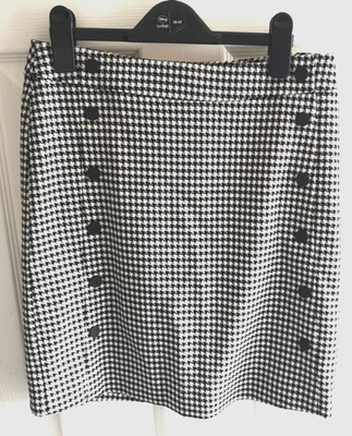 PHASE EIGHT Size 10 Black/White Lined Skirt Waist 28" Length 18" - Image 1 of 4