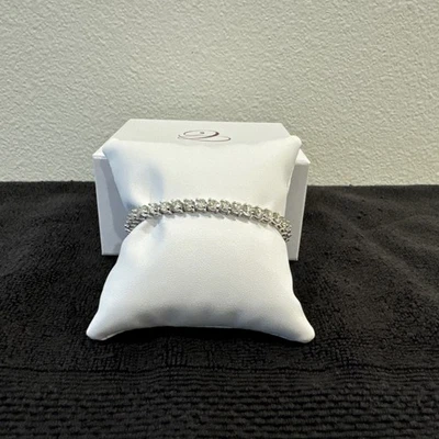 Brazalete tenis redondo de diamantes naturales de oro blanco de 18 quilates de 9 quilates de 7,0 pulgadas Foto 1 de 4