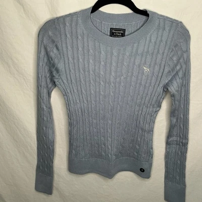 NUEVO CON ETIQUETAS Suéter Tejido con Cable Abercrombie and Fitch Azul Alce Para Mujer Pequeño Y2K Preppy Foto 1 de 4