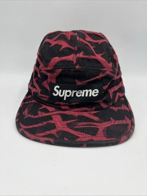 Supreme • Espina • Gorra de campamento • Negro/Rojo Foto 1 de 4