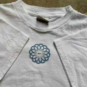 Vintage 90s Nike Center Swoosh Abstract Spiral Logo T-Shirt Girls Youth Size XL - Picture 1 of 6