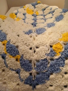 Handgefertigte gehäkelte Babydecke - neu kuschelig, perfektes Geschenk für Neugeborene Junge - Bild 1 von 1