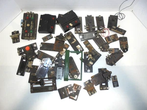 LIONEL LARGE LOT OF CONTACT SWITCHES AND MORE FOR TRAINS - Picture 1 of 5