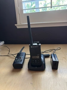 Motorola RDM2080d two way radio - Photo 1/4