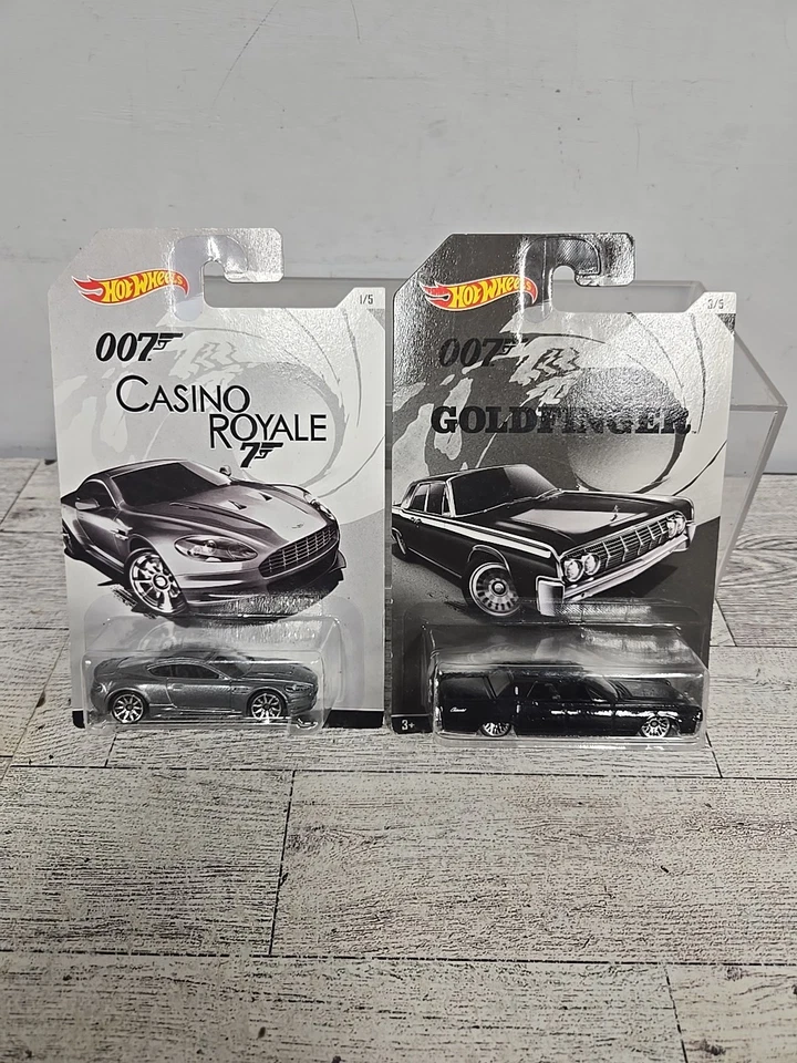 Lincoln Continental 2014 Goldfinger 3/5 James Bond 007 Hot Wheels negro 1964 Foto 1 de 4