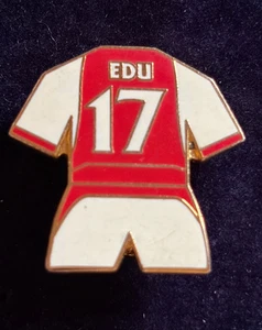 EDU GASPER #17 ARSENAL F.C. CAMISETA FUTBOL PIN INSIGNIA - Imagen 1 de 3