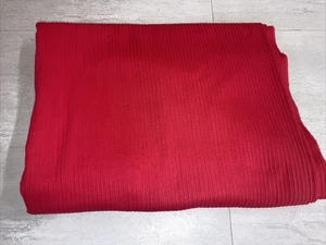 Vintage Red Bates Tagesdecke Twin Prime Rib rot 72 x 102 USA zeigt Gebrauchsspuren - Bild 1 von 9