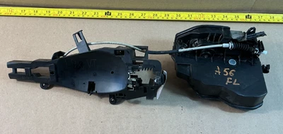 Actuador de pestillo de cerradura de puerta delantera izquierda BMW X5 2007-2013 con soporte de manija OEM Foto 1 de 4