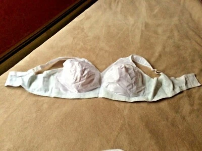 Playtex 52D White 18 Hour Ultimate Shoulder Comfort Soft Cup Bra #4693 NWOT - Image 1 of 4