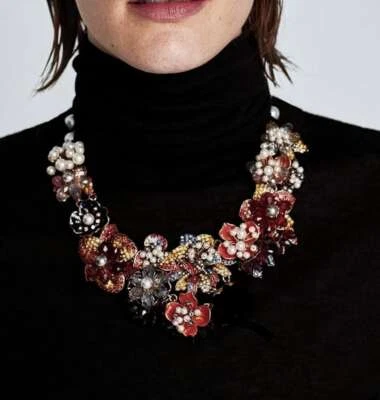 COLLAR ZARA COLLAR DE CUENTAS COLLAR DE FLORES CON PEDRERÍA NUEVO Foto 1 de 4