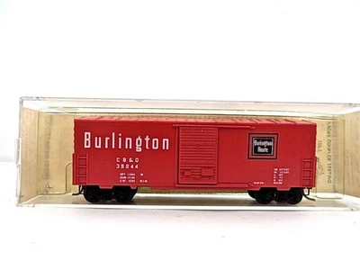 N MicroTrains 24339 Burlingron 40' Sliding door BoxCar Brand New Low Ship - Image 1 of 4