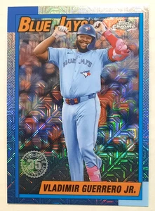 VLADIMIR GUERRERO JR-2025 1990 TOPPS REFRACTOR INSERT CARD ⚾️ BASEBALL CARD - JAYS - Bild 1 von 3