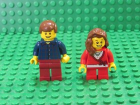 Lot of 2 Lego minifigs Decorating the Tree Christmas Holiday Winter 40058 M34