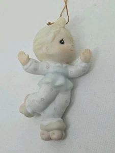 Precious Moments Figurine Girl Ornaments Glide Through The Holidays 1990  - Picture 1 of 3