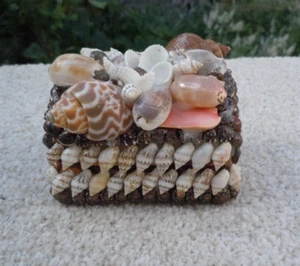 Vintage Shell Covered Trinket Box - Picture 1 of 10