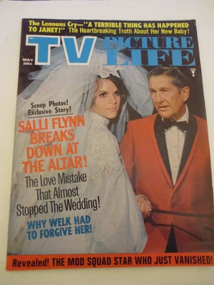 Elizabeth Montgomery, Eva Gabor, Michael Parks - TV Picture Life Magazine 1970 - Image 1 of 4