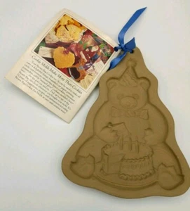 NEW Brown Bag Cookie Art Happy Birthday Bear Cake 1989 Mold with Recipe Book NWT - Bild 1 von 6