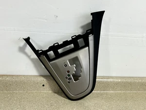 Toyota Matrix Pontiac Vibe 2009-2013 consola palanca de cambios bisel OEM - Imagen 1 de 4