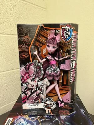 Monster High Monster Exchange Program DRACULAURA 娃娃 — 第 1/4 张图片