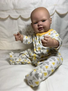 Bambola By Celine Boisdur Vinile da Giocare Corpo Rigido Lavabile - Foto 1 di 9