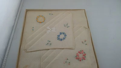 Vintage Set of 3 Embroidered Handkerchiefs in Original Box - Image 1 of 4