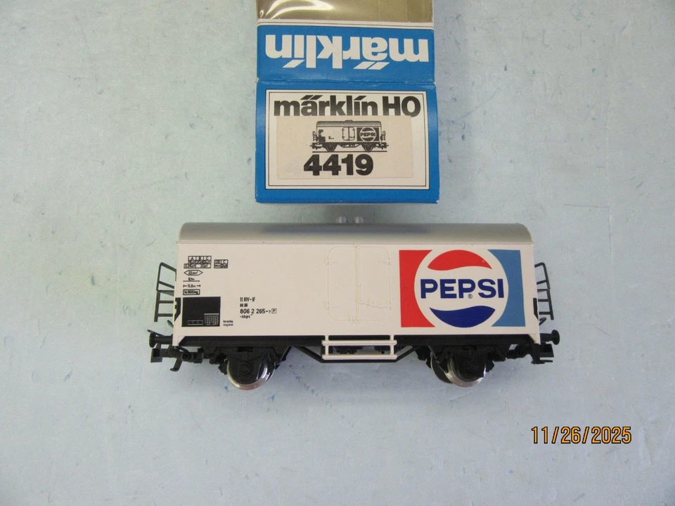 HO - Marklin 4419 Box Car "PEPSI" of the DB - NIB - Image 1 of 4