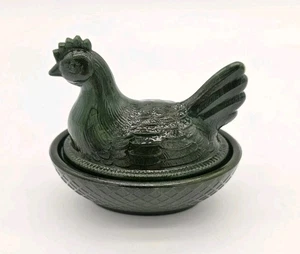 Vintage Boyd Kunst Glas Henne auf einem Nest 3" englische Eibe grün #45 1-17-83 - Bild 1 von 8