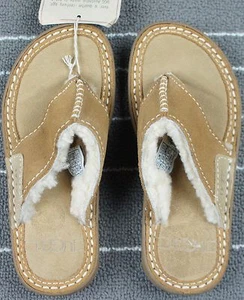 Ugg Toddler’s Leather Sheepskin Slip On Slipper sz 12 - Picture 1 of 6