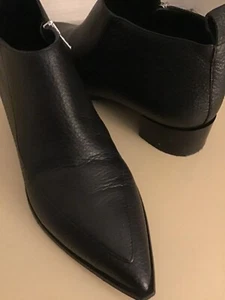 Everlane women black leather Chelsea heel short boots size 9 Narrow Euro 40 - Picture 1 of 11