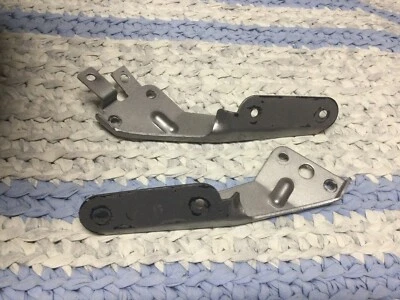 Suportes de montagem de espelho esquerdo e direito 2003 Ducati ST4-S FABRICANTE DE EQUIPAMENTO ORIGINAL. - Imagem 1 de 2