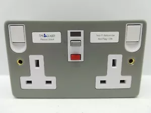 TIMEGUARD TFP08ML METALLVERKLEIDET 2-GANG DOPPELPASSIVE RCD-BUCHSE 13A 30MA GESCHALTET - Bild 1 von 4