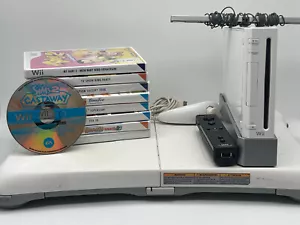 Nintendo Wii Konsole mit Zubehörpaket (Controller, 9 Spiele, Balance Board) - Bild 1 von 24